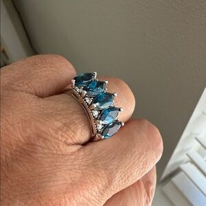 Elegant Blue and Silver Women's Ring